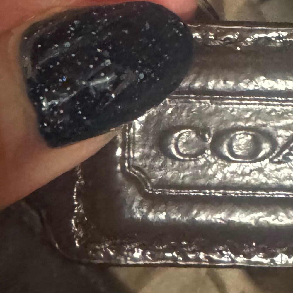 Coach purse in EUC - Picture 4 of 5